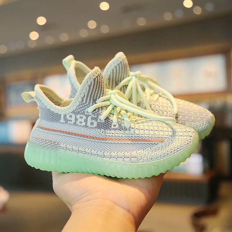 Flying woven sneakers girls shoes boys shoes mesh shoes.